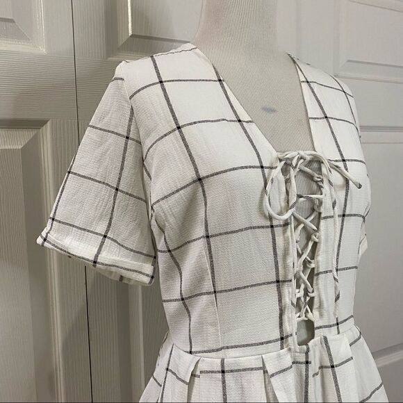 Charlotte Russe Windowpane Plaid Shorts Romper - Picture 2 of 13